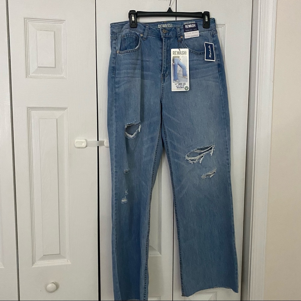 Wide leg lightly distressed jeans